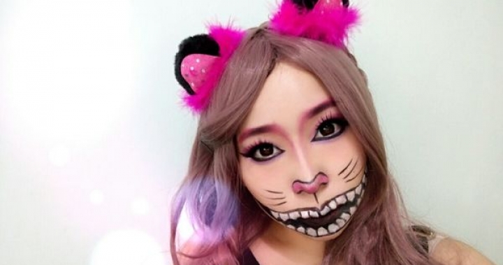 仿妝|♠愛麗絲妙妙貓×靈異教師神眉裂嘴女，萬聖節限定桃紫妝容，放大三倍眼妝 @ 開關女孩♥踢娜的on&off生活 :: 痞客邦 PIXNET ::